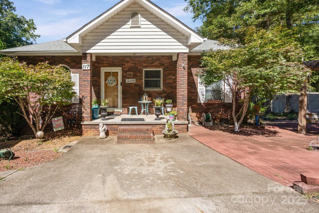 117 Indian Trail