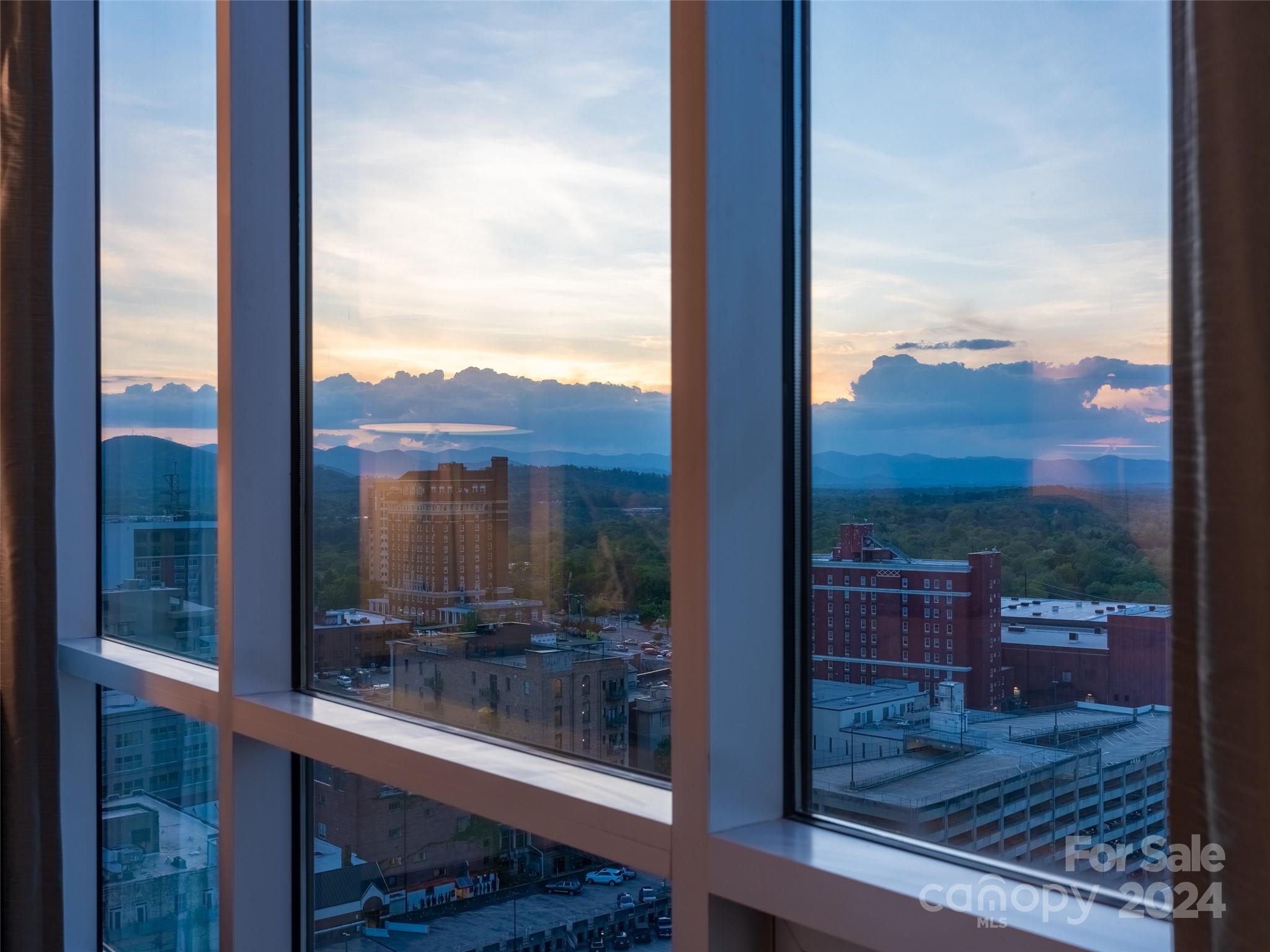 Asheville Arras Residence - Residential