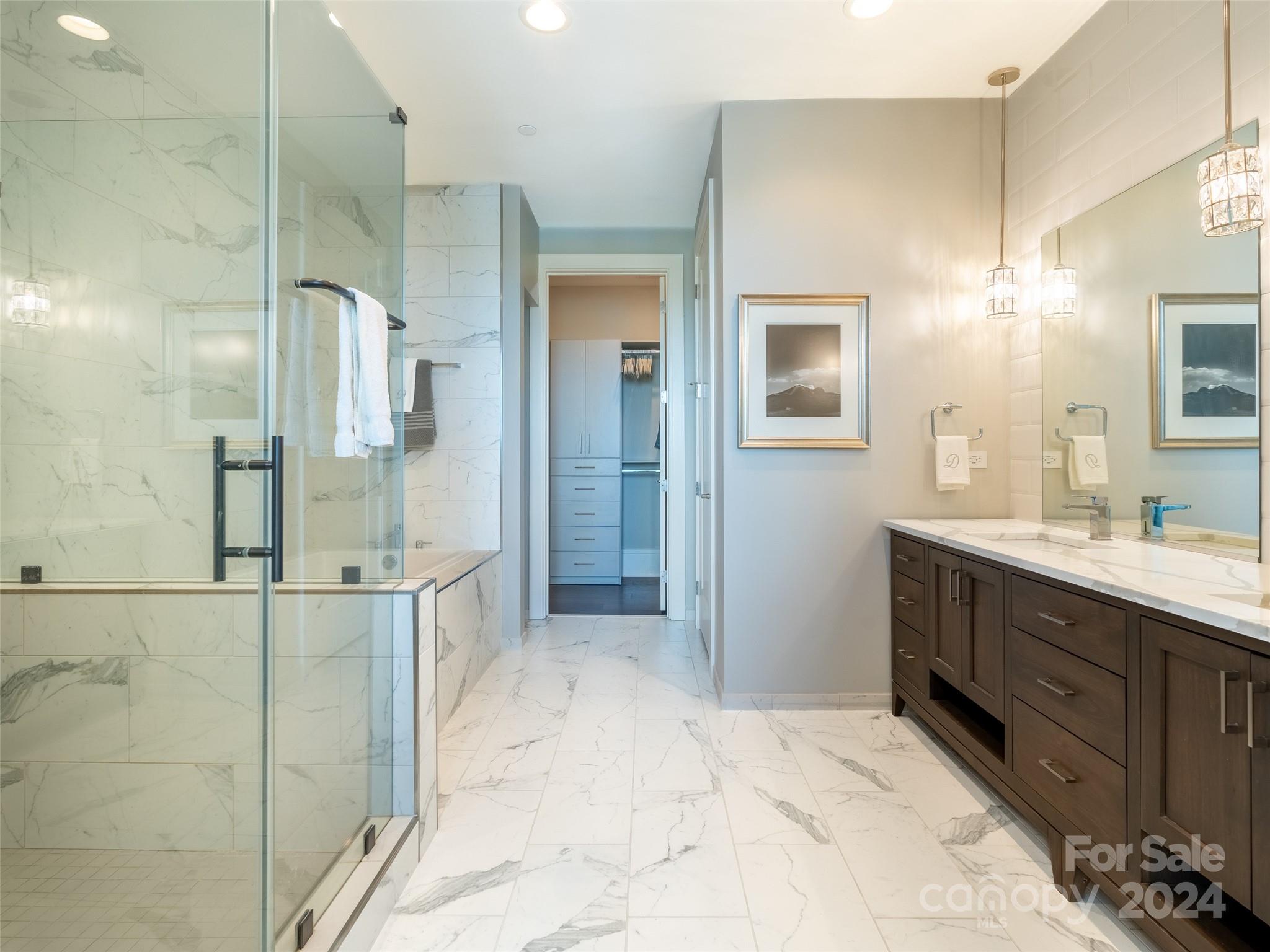 Asheville Arras Residence - Residential