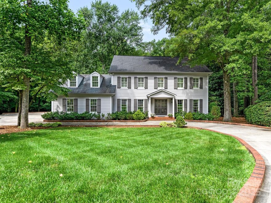 Quintessential Foxcroft home in the heart of SouthPark. Welcoming curb appeal and classic styling throughout. Gracious formal and informal spaces with an oversized kitchen opening to the great room. Three distinct living areas on the main level, beautiful hardwoods throughout (main and upper level), custom built-ins, large laundry room, playroom  and 3 car garage with ample storage.   Amazing opportunity on a quiet cul de sac location with a generous .6 acre yard. 
Easy access to the neighborhood walking trails. Minutes to shopping, restaurants, schools, Foxcroft Hills and Foxcroft East Clubs.