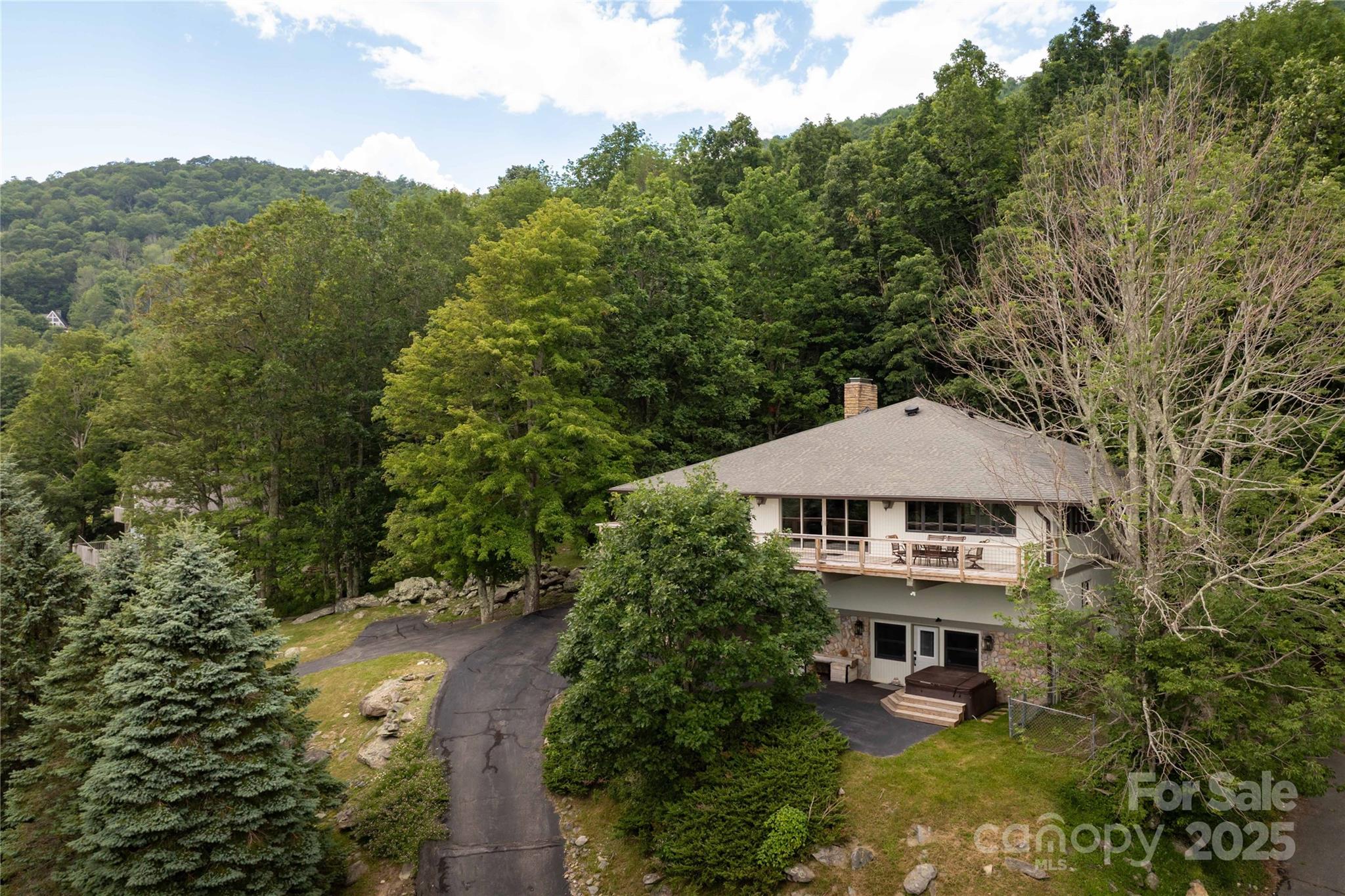 1648 Skyland Drive 77