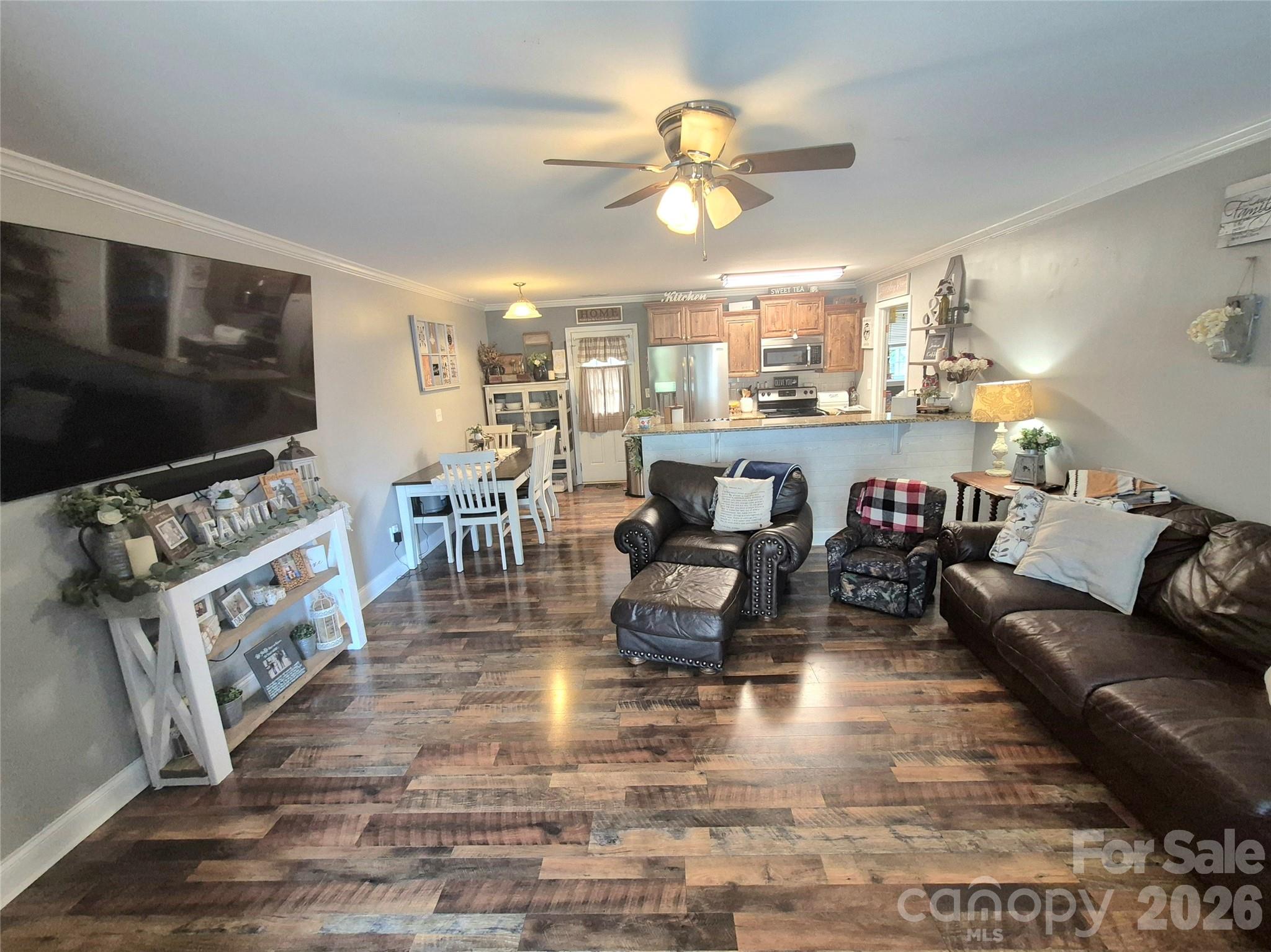 1637 Riverview Road