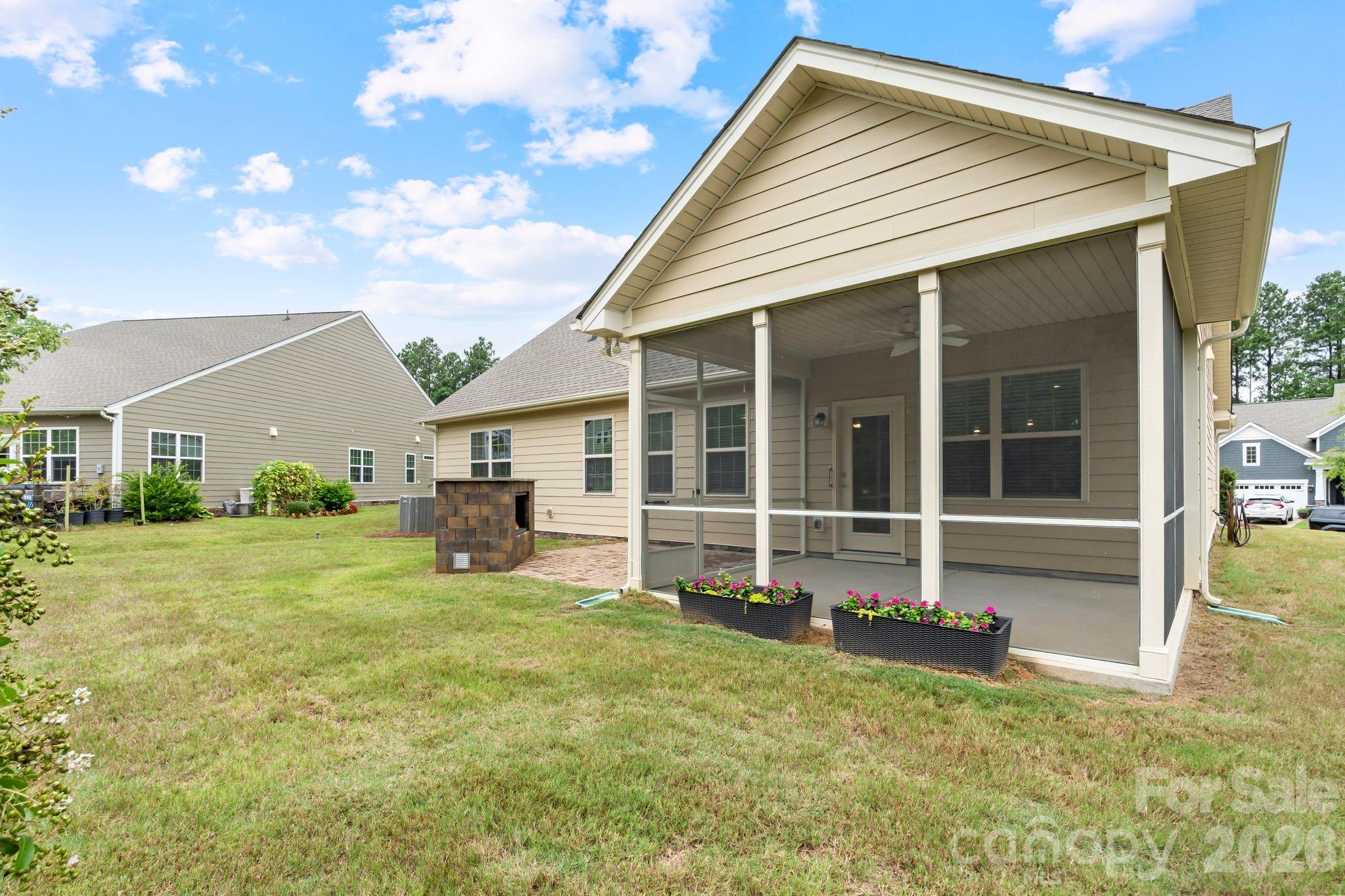 Imagery On Mtn Island - Residential