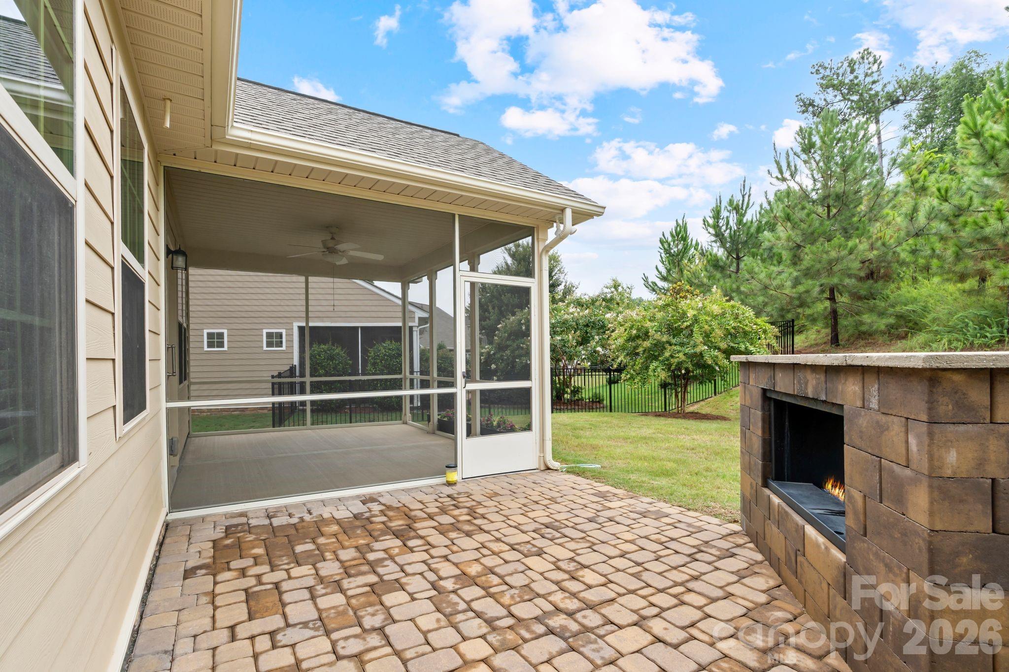 Imagery On Mtn Island - Residential