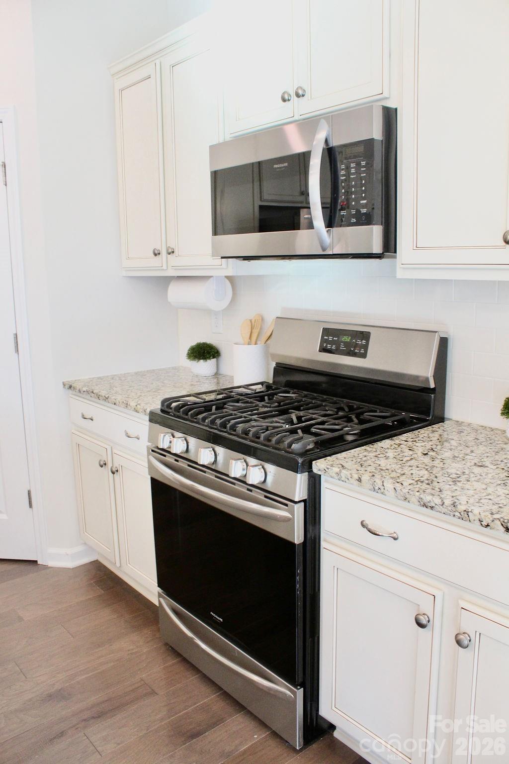 Imagery On Mtn Island - Residential