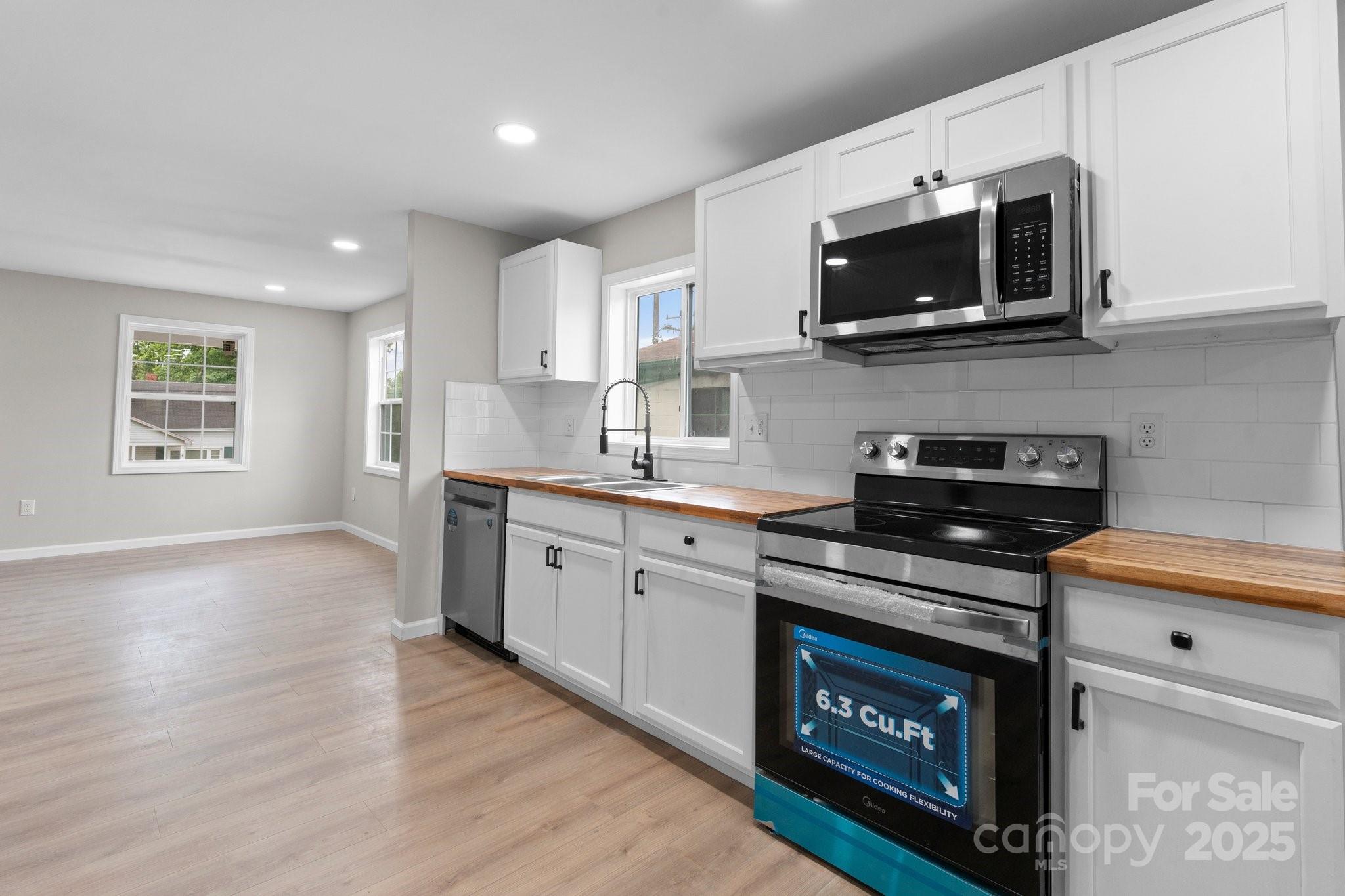 1440 10TH Avenue SW