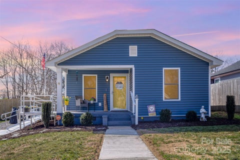 Photo for 1016 E 10th Street