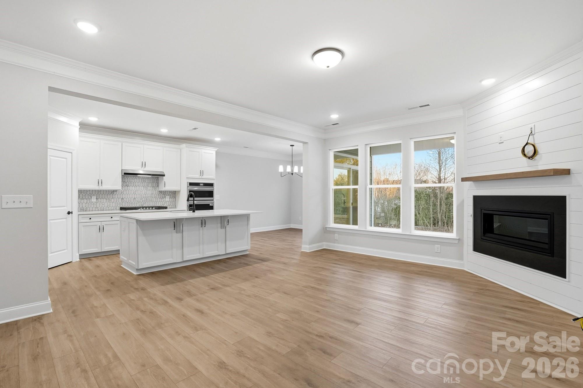 Founders Landing - Residential