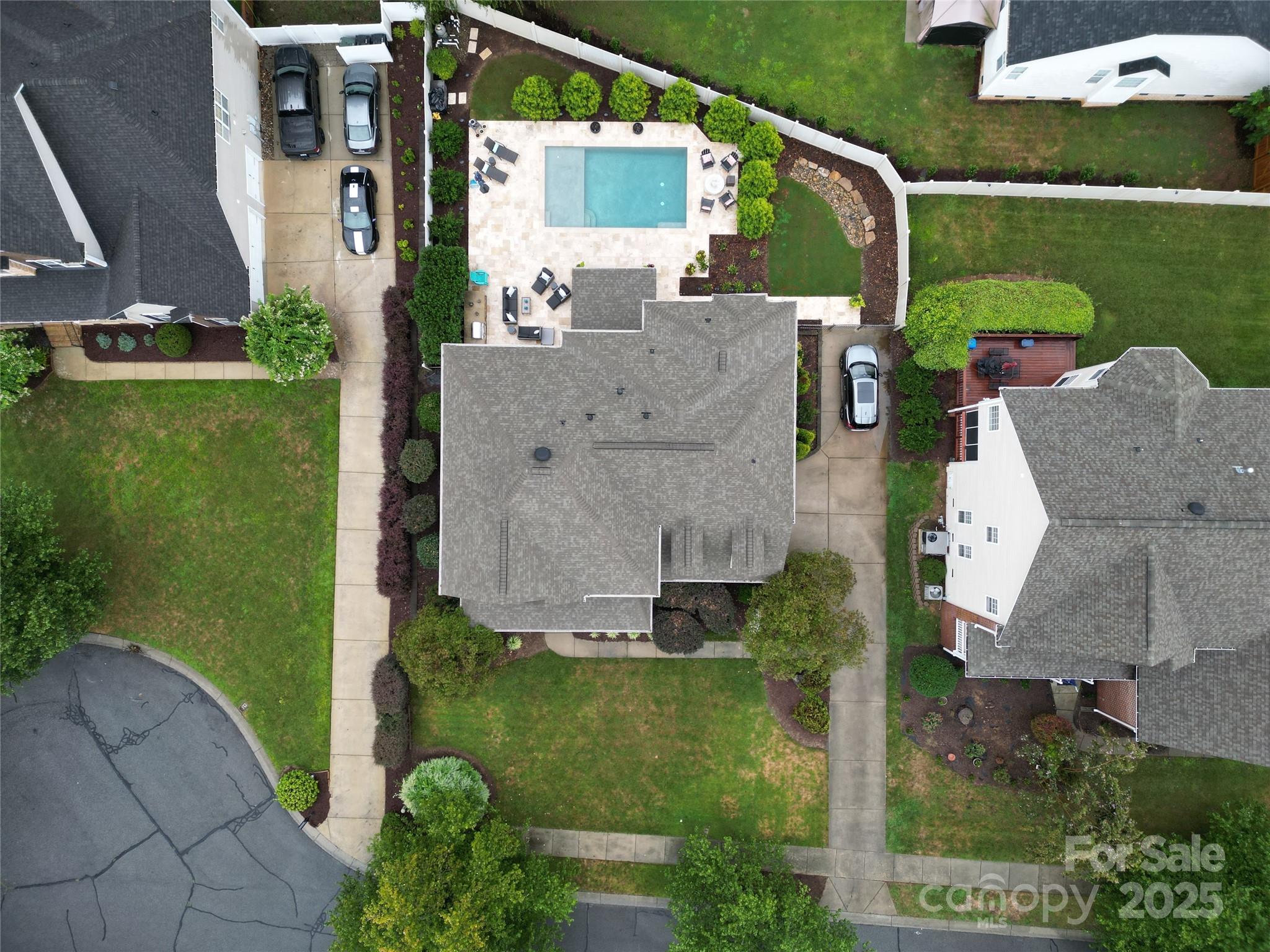 578 Ambergate Place NW
