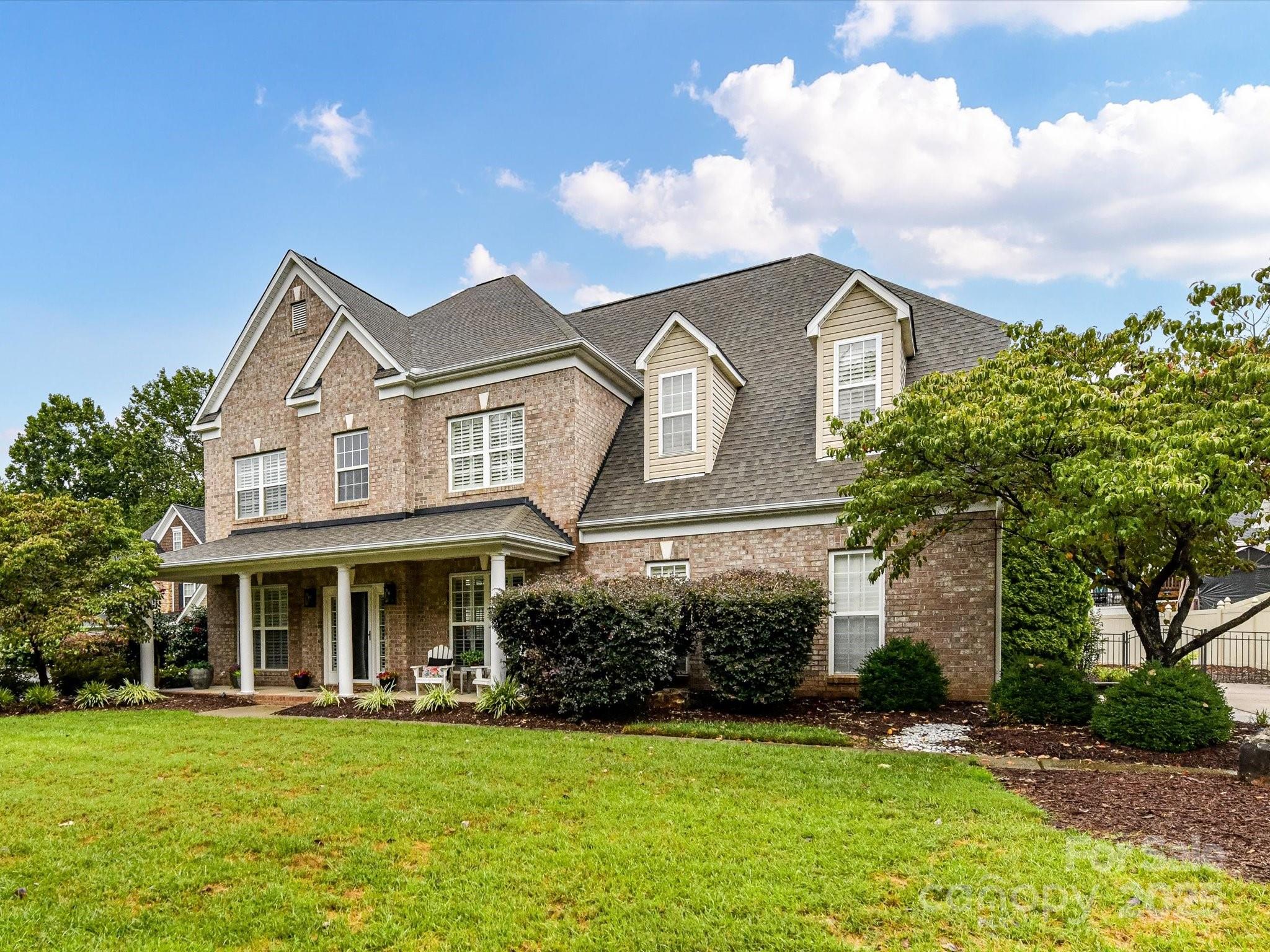 578 Ambergate Place NW