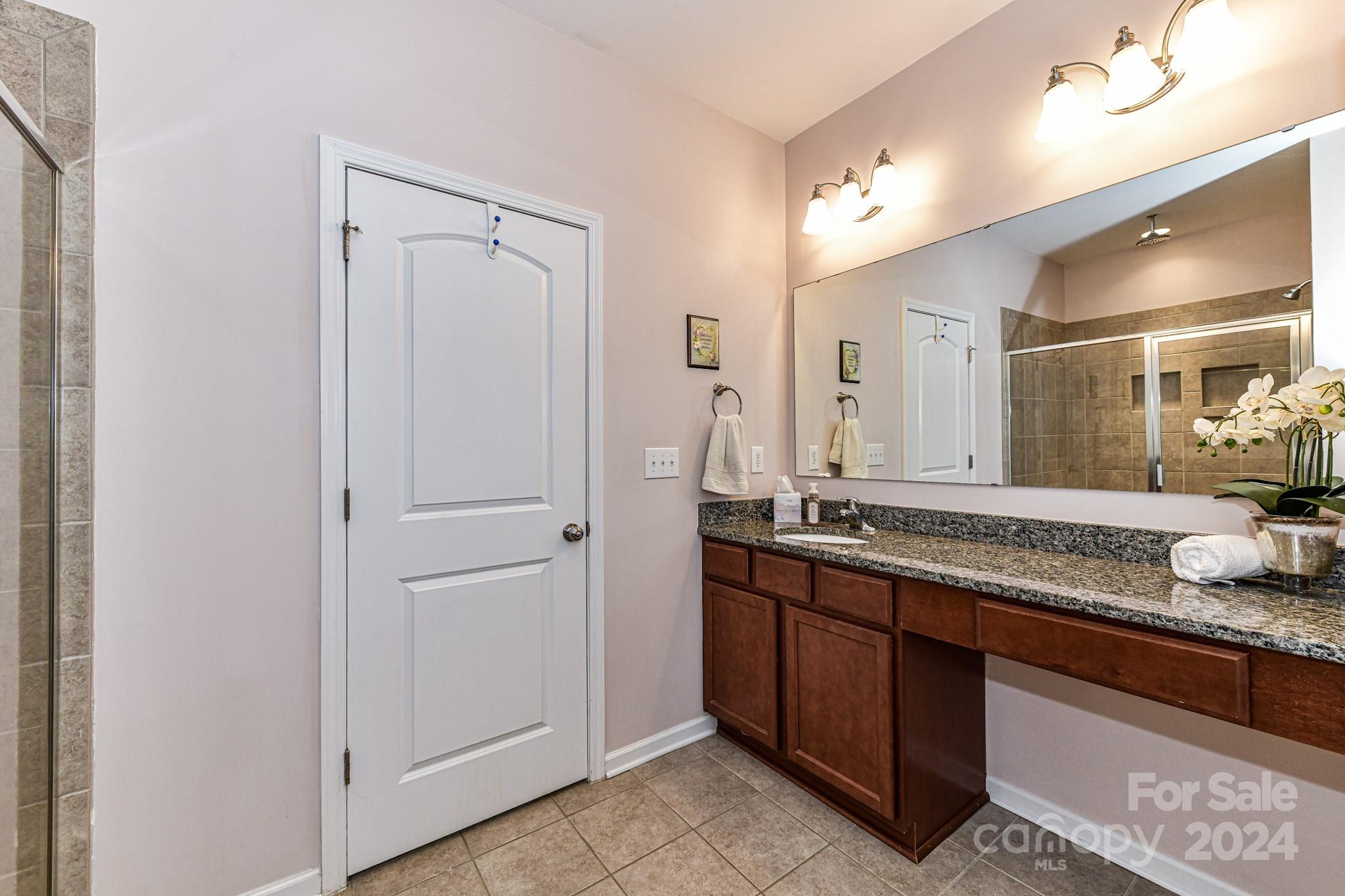 Ellis Pond - Residential