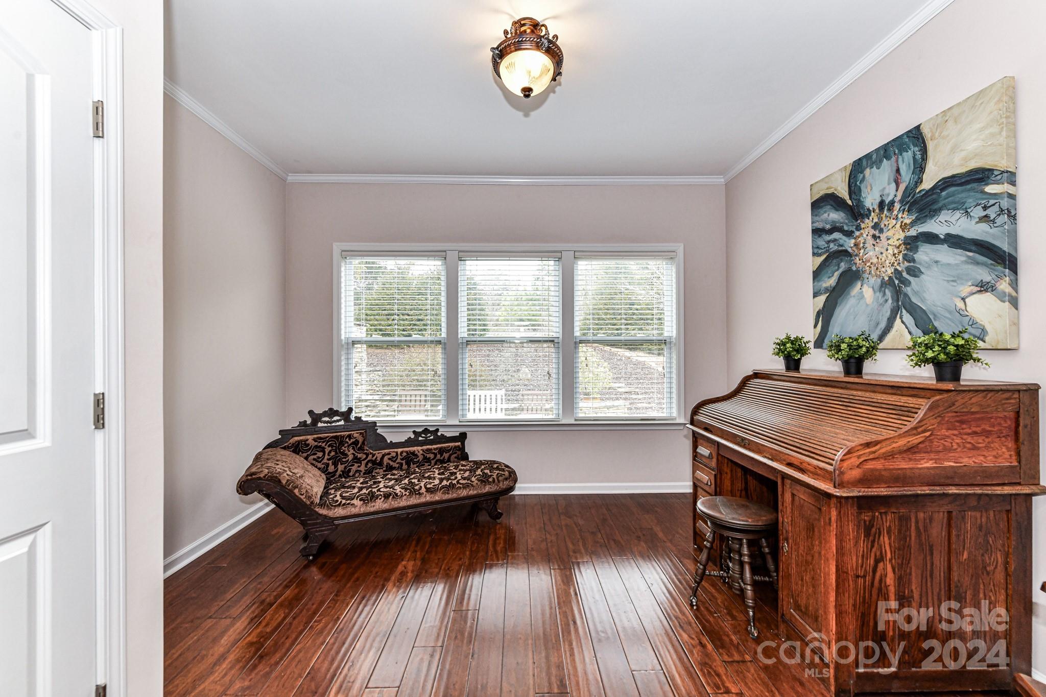 Ellis Pond - Residential