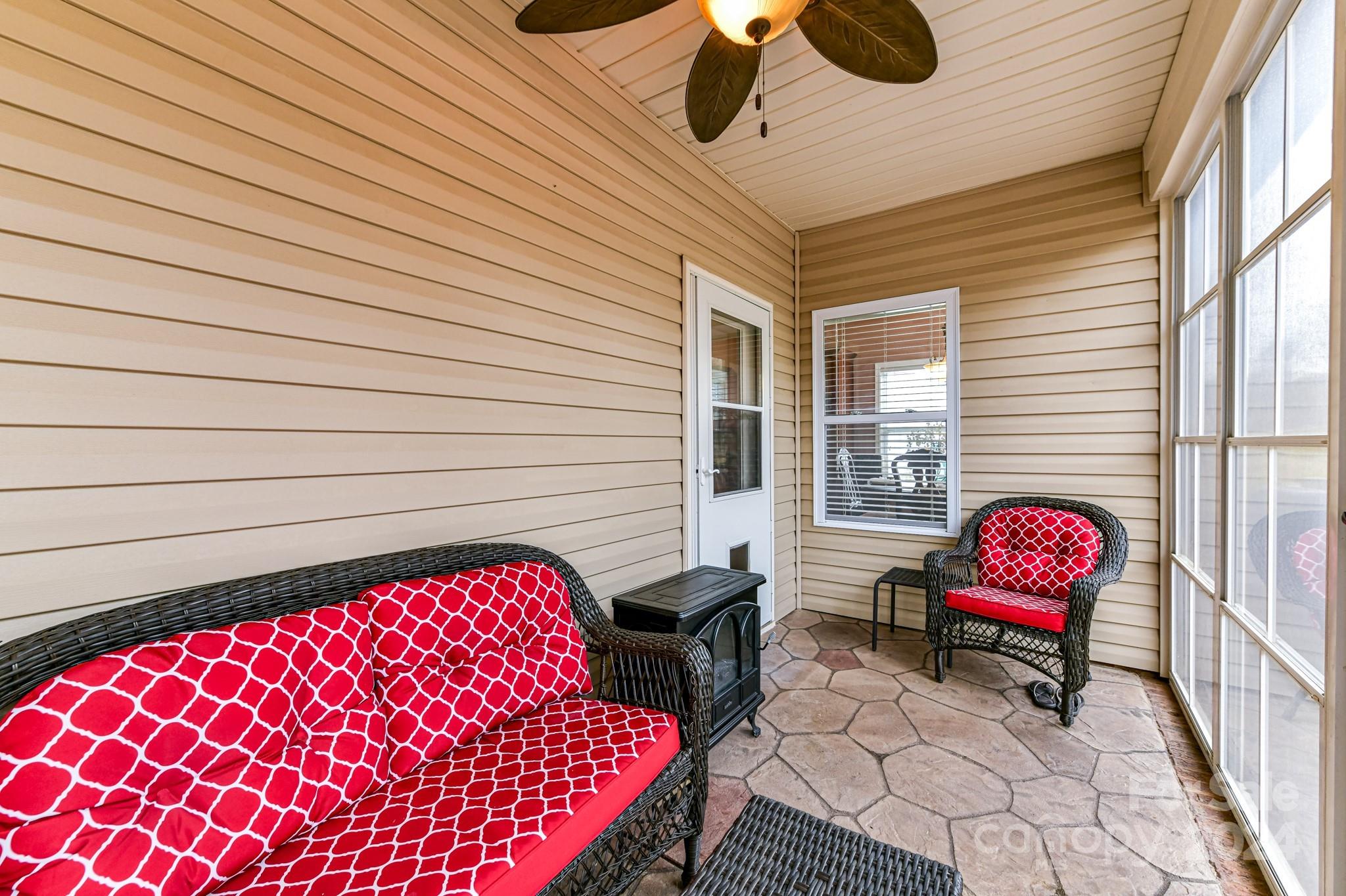 Ellis Pond - Residential