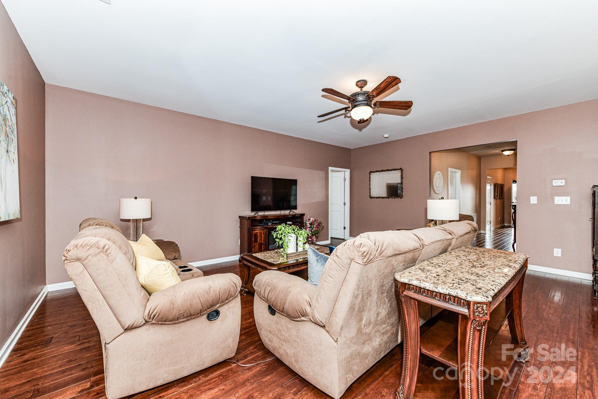 Ellis Pond - Residential