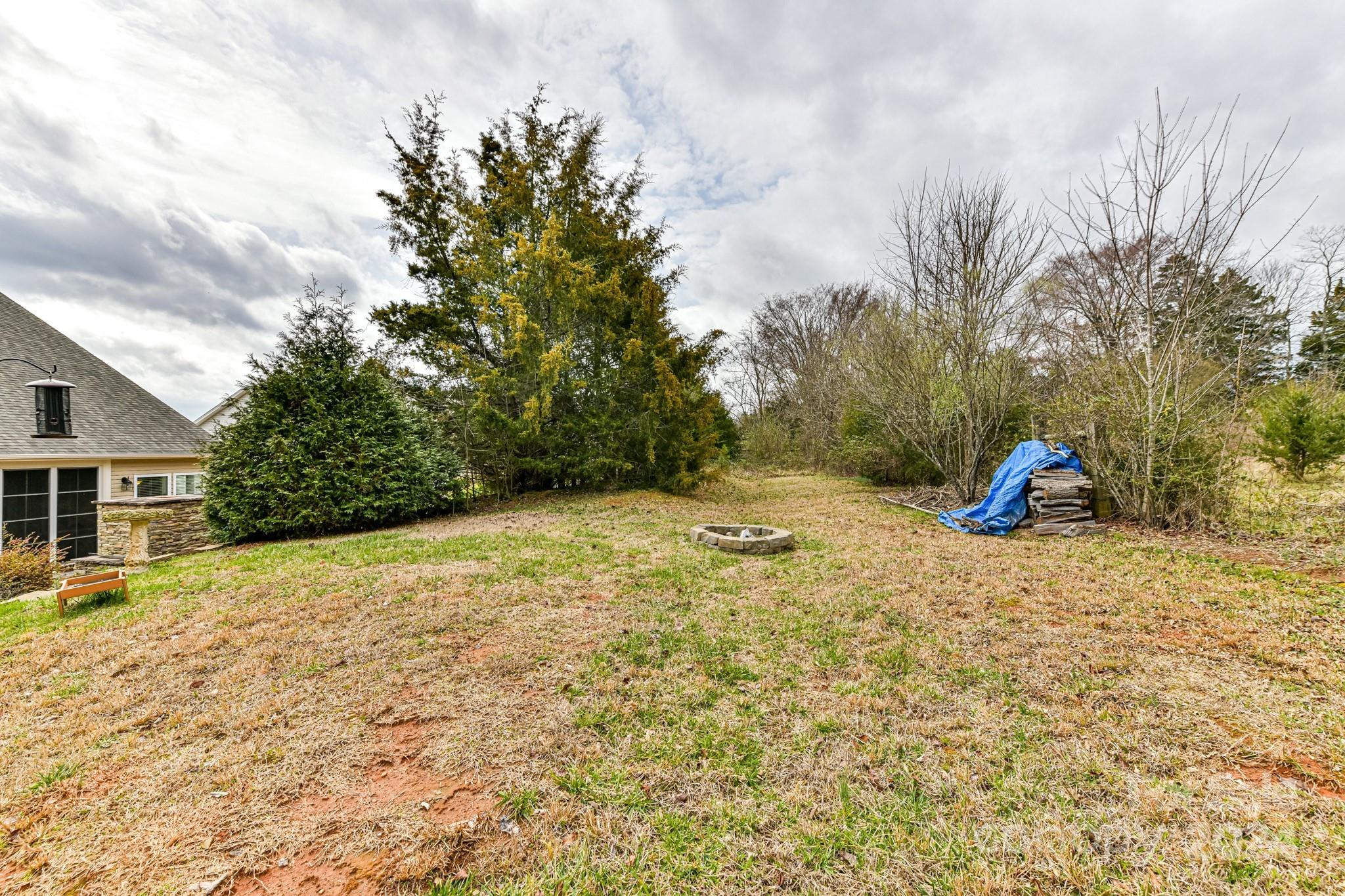 Ellis Pond - Residential