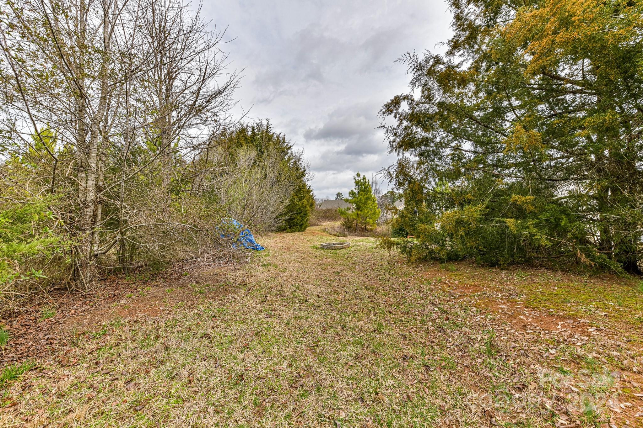 Ellis Pond - Residential