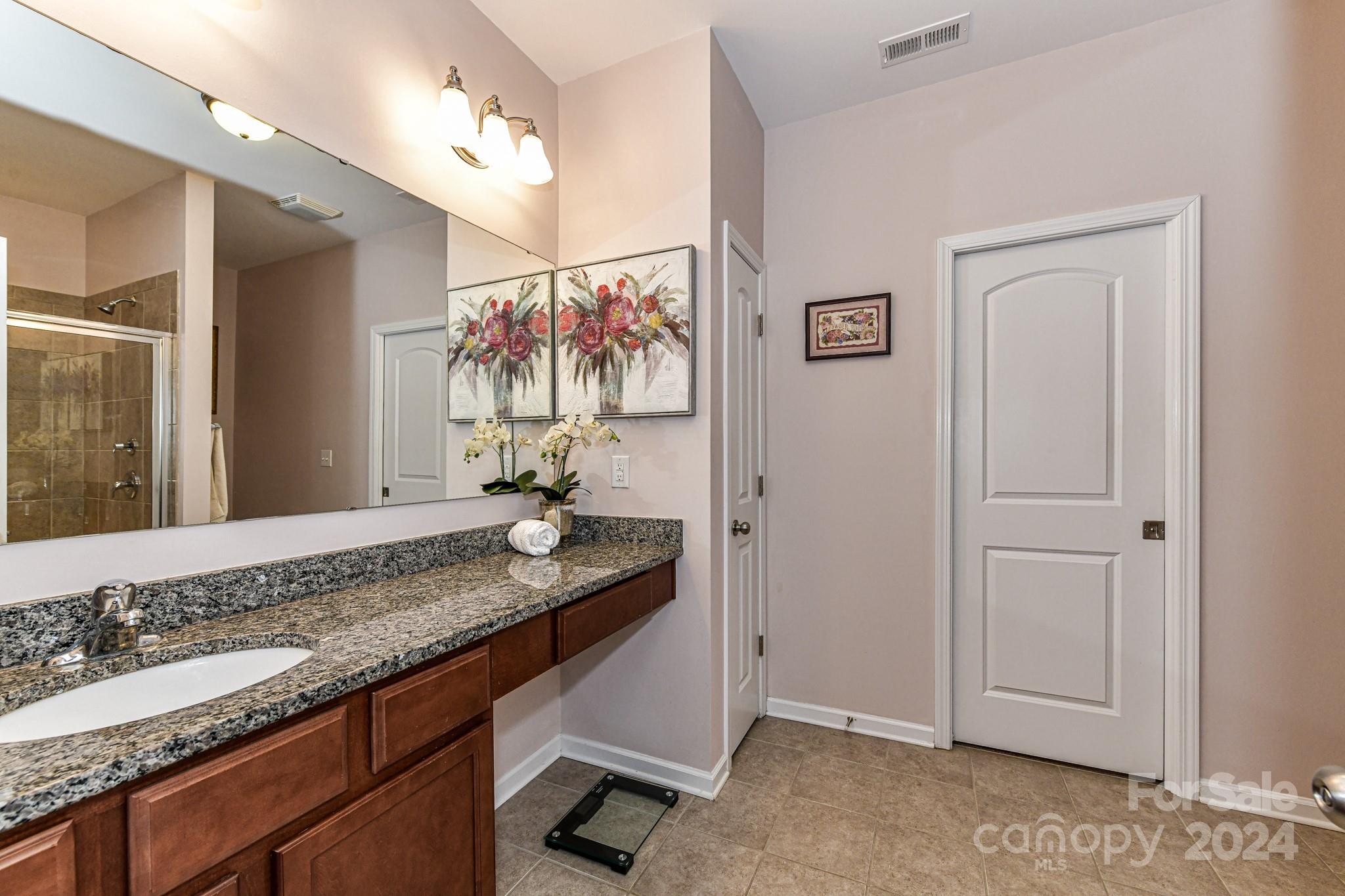 Ellis Pond - Residential