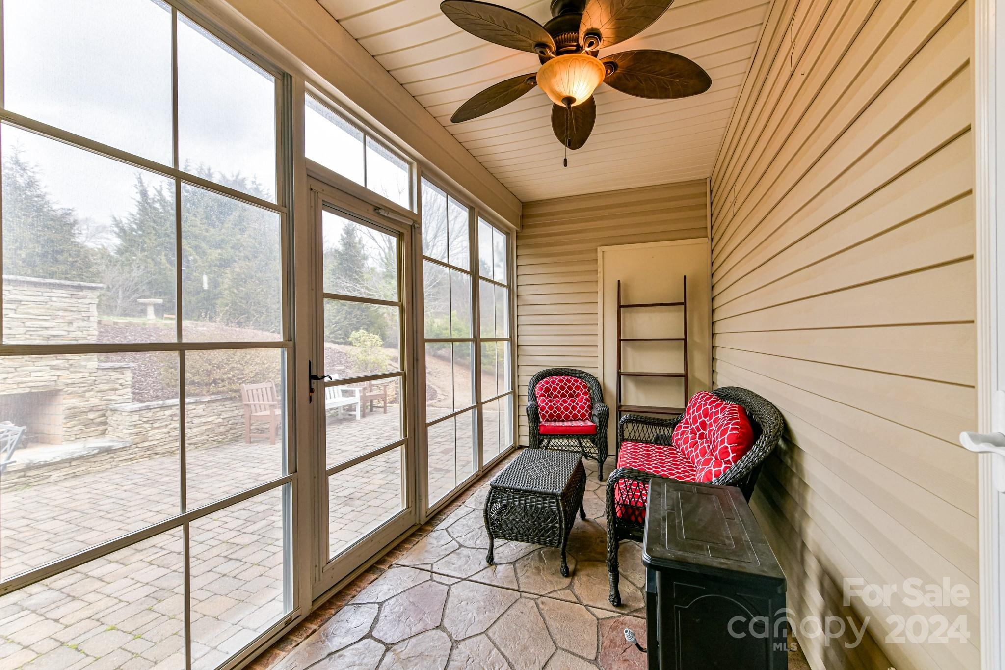 Ellis Pond - Residential