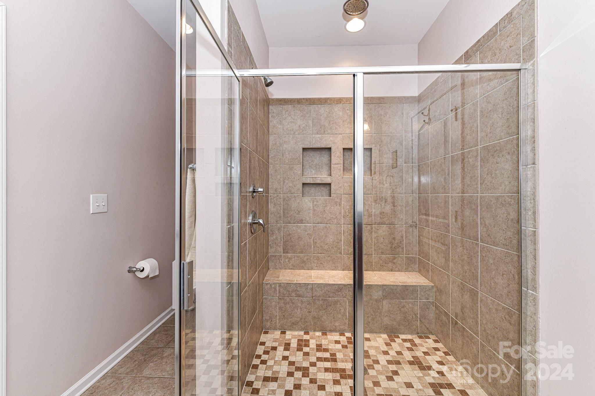 Ellis Pond - Residential