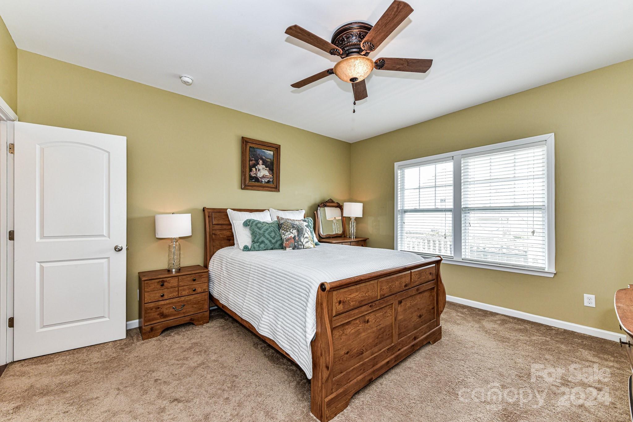 Ellis Pond - Residential