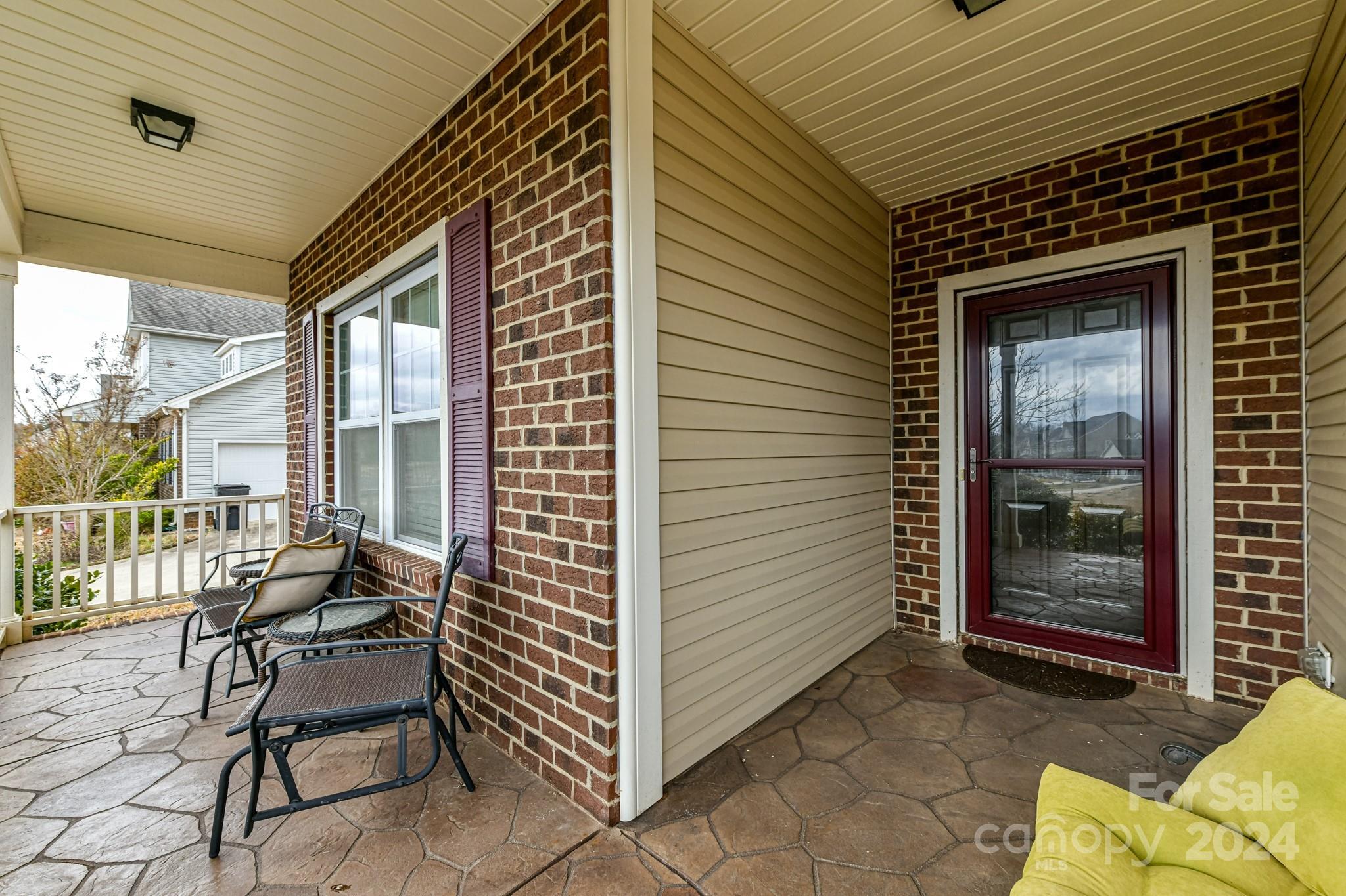 Ellis Pond - Residential