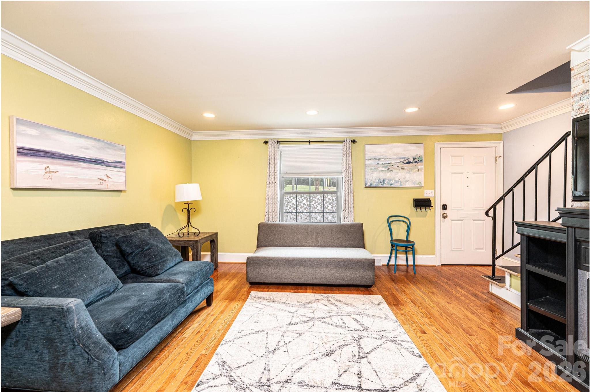826 6th Street NW 4