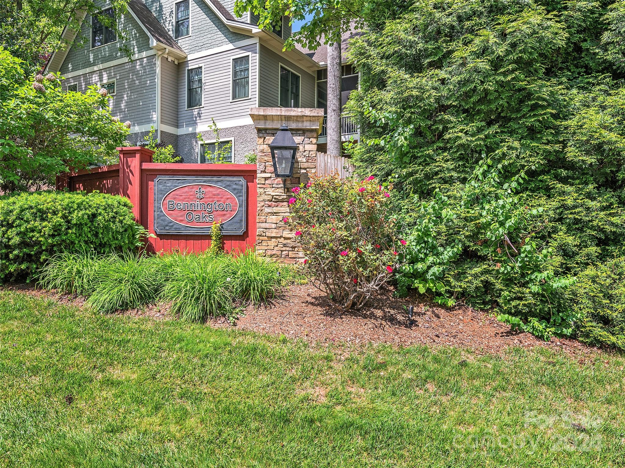 Bennington Oaks - Residential