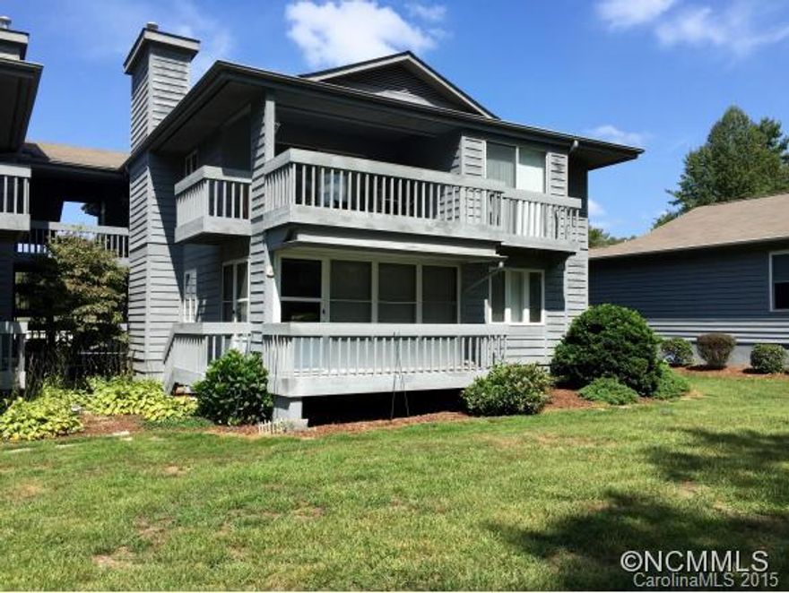 One level living overlooking the Etowah Valley Golf Course. Golf course views from every room, overlooking pond and mountains. Features include screened porch, fireplace with gas logs, eat-in kitchen with built-in desk area and walk-in pantry. Spacious laundry room with cabinets and sink. Master bedroom with walk-in closet, jet tub, and separate shower. This is a perfect full-time home, vacation home, or investment property. HOA allows rentals.