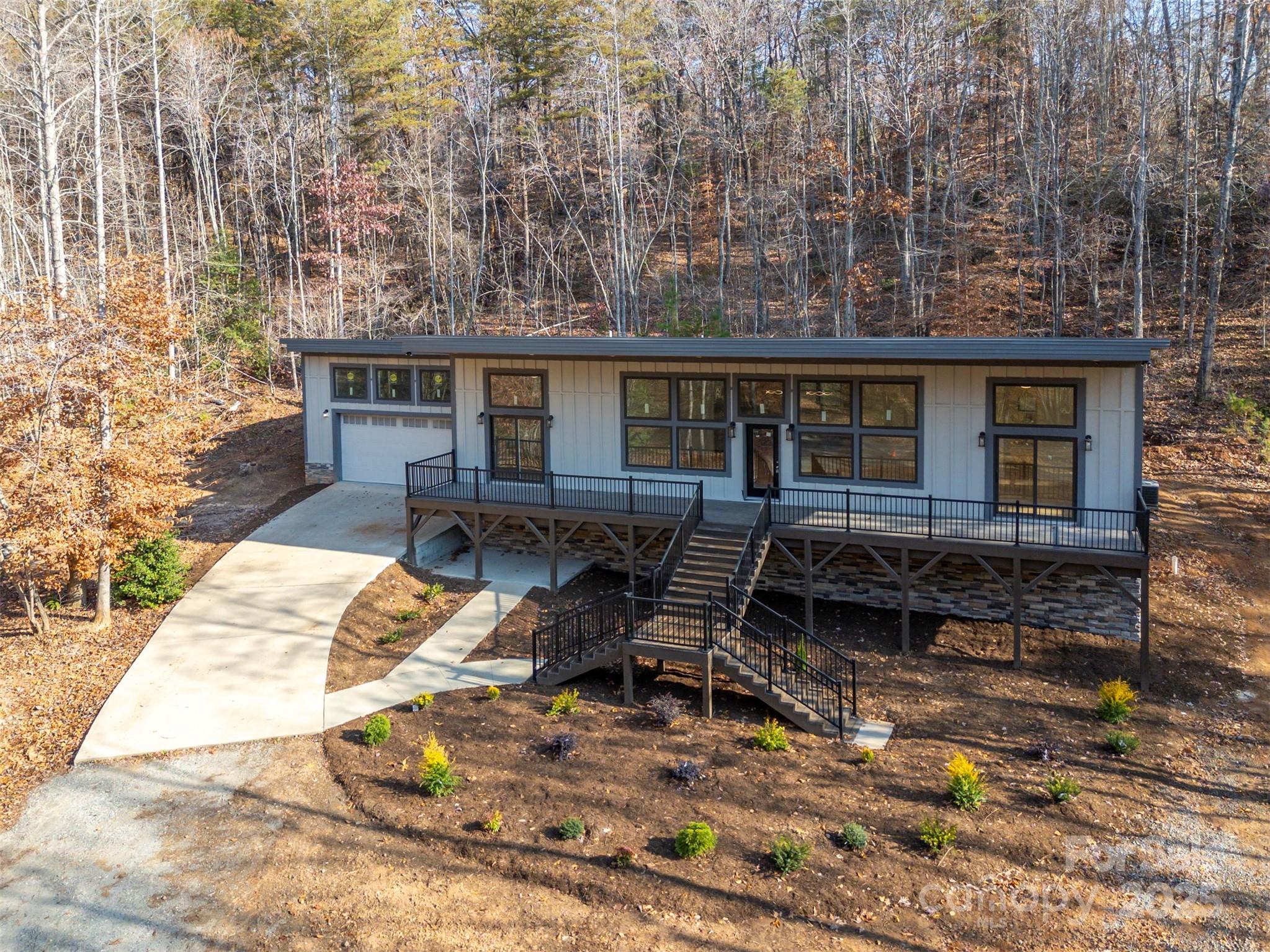 152 Golden Creek Trail