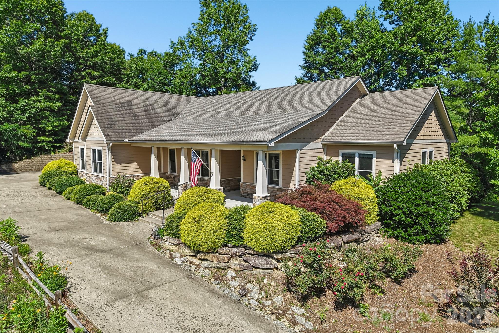 959 Silverglen Way