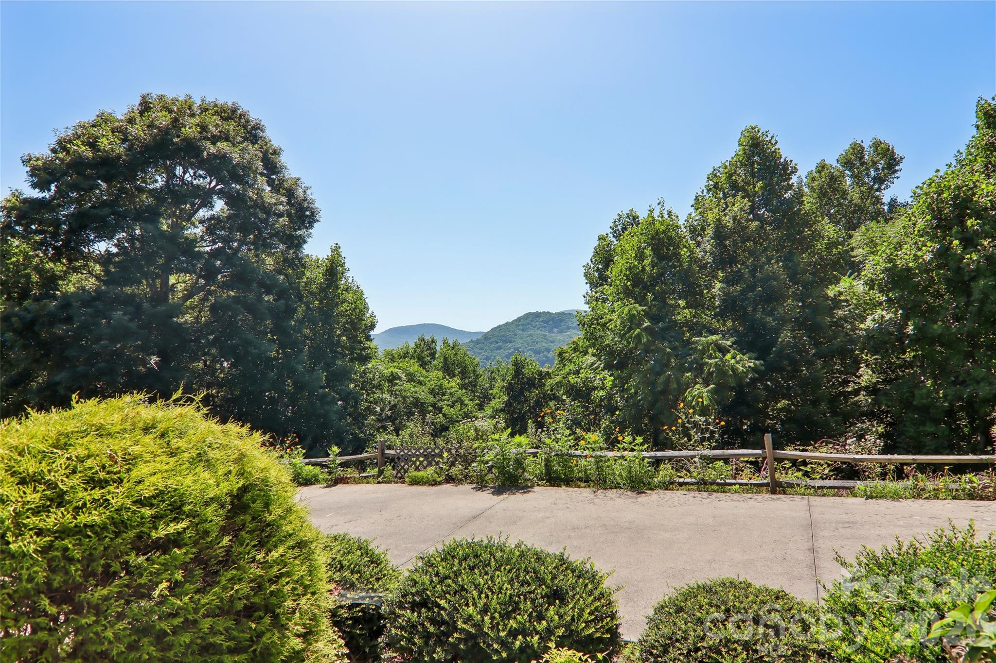 959 Silverglen Way