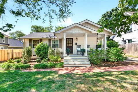 Photo of 536 Inwood Drive, Charlotte, NC 28209 (MLS # 4378023)