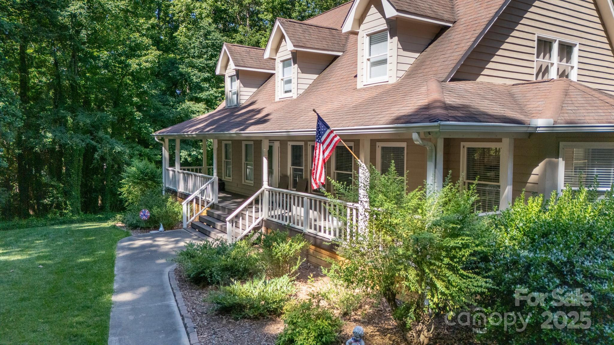 Sunset Circle - Residential