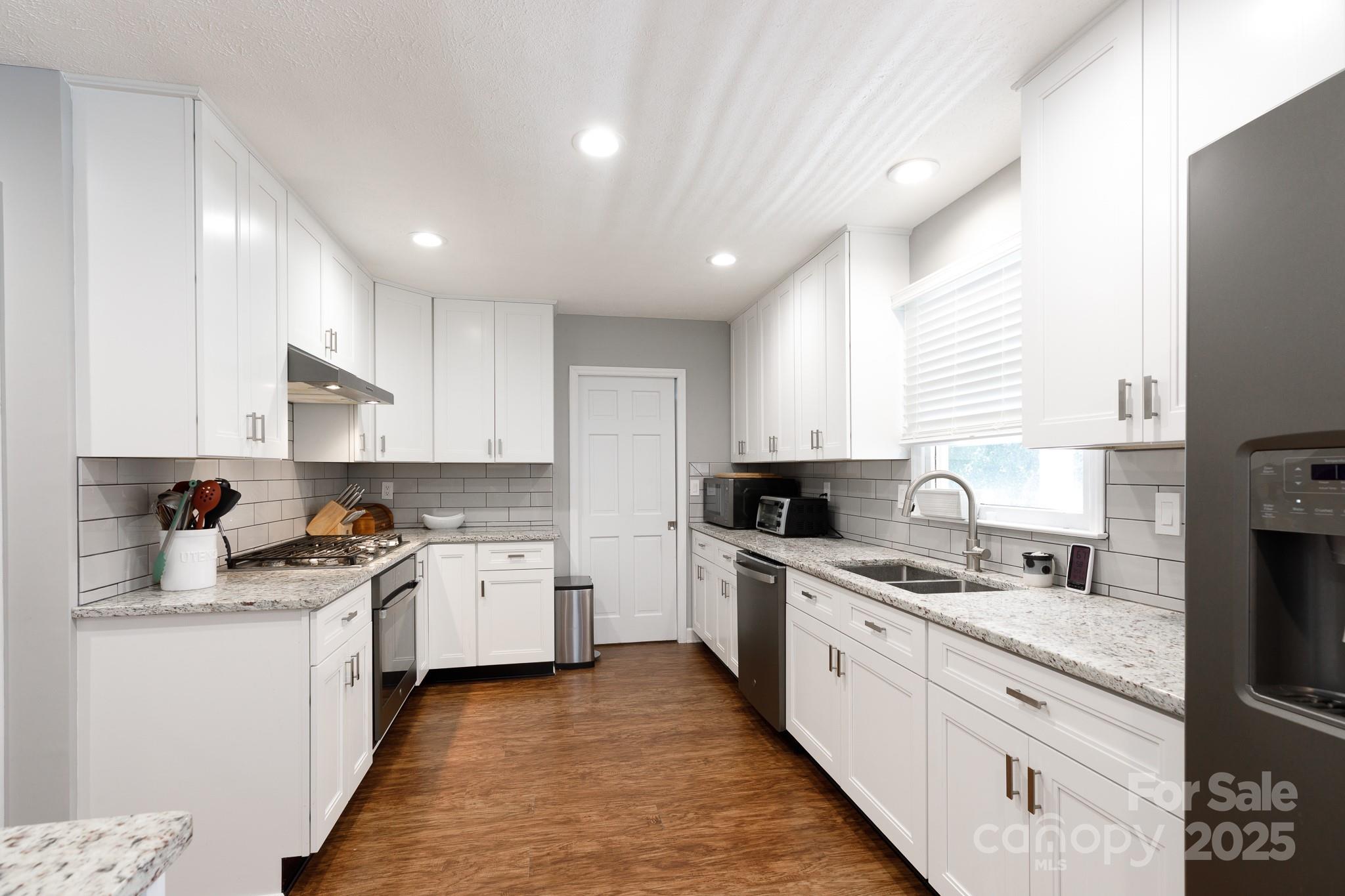 Sunset Circle - Residential