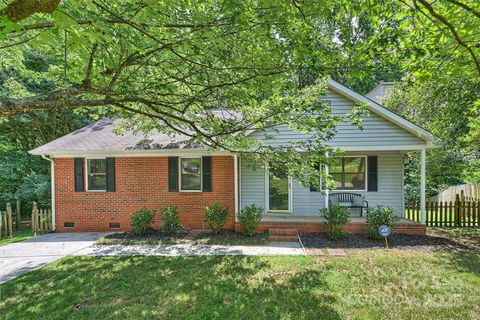 6115 Coltswood Court Charlotte NC 28211