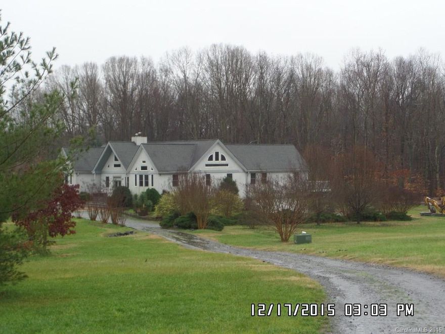 Large home on 5 acres 6 Bedrooms 7 bathrooms. Needs an owner that has imagination and the ability to put their personal touches on it. Must be seen to believe.