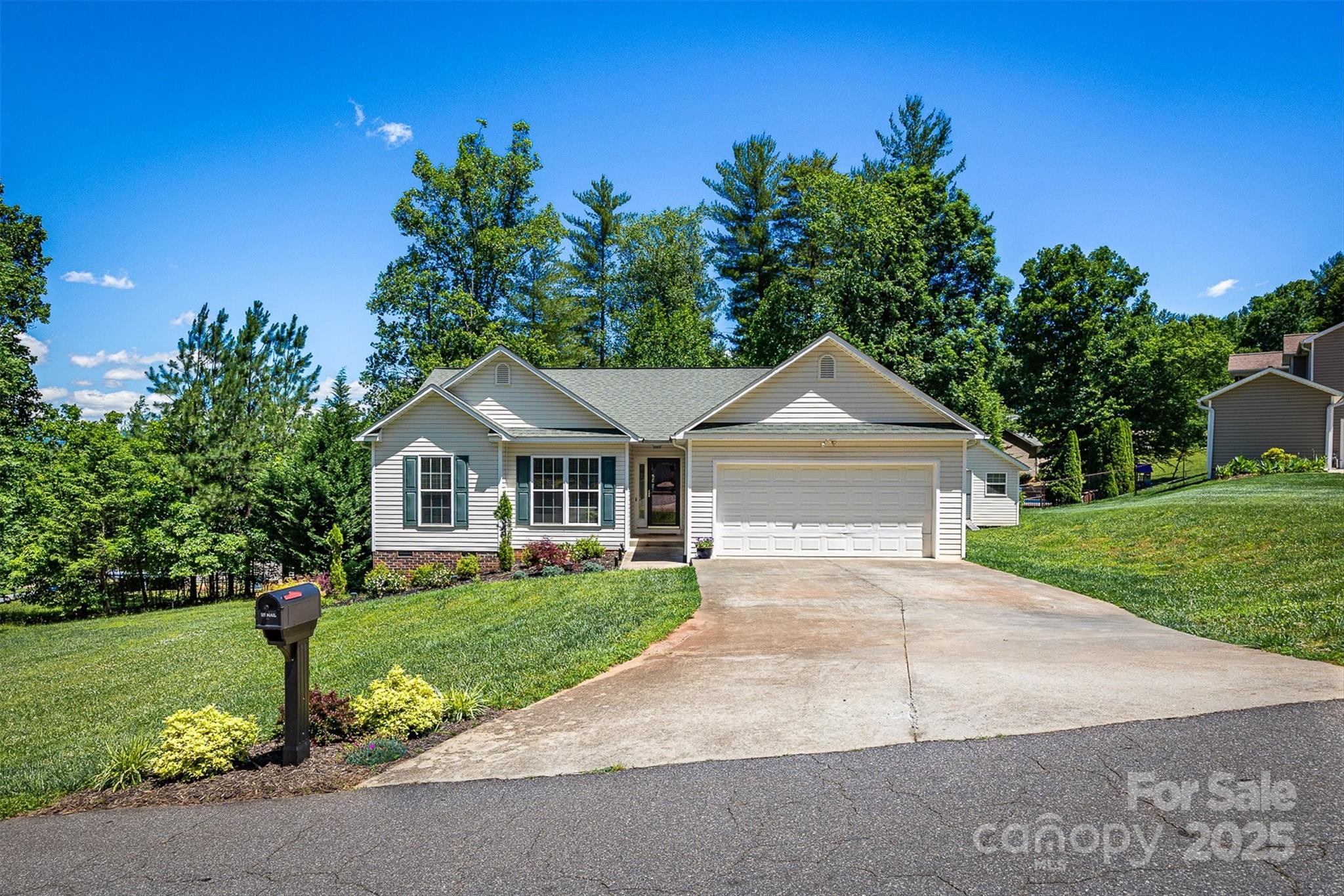 225 Forest Glen Way