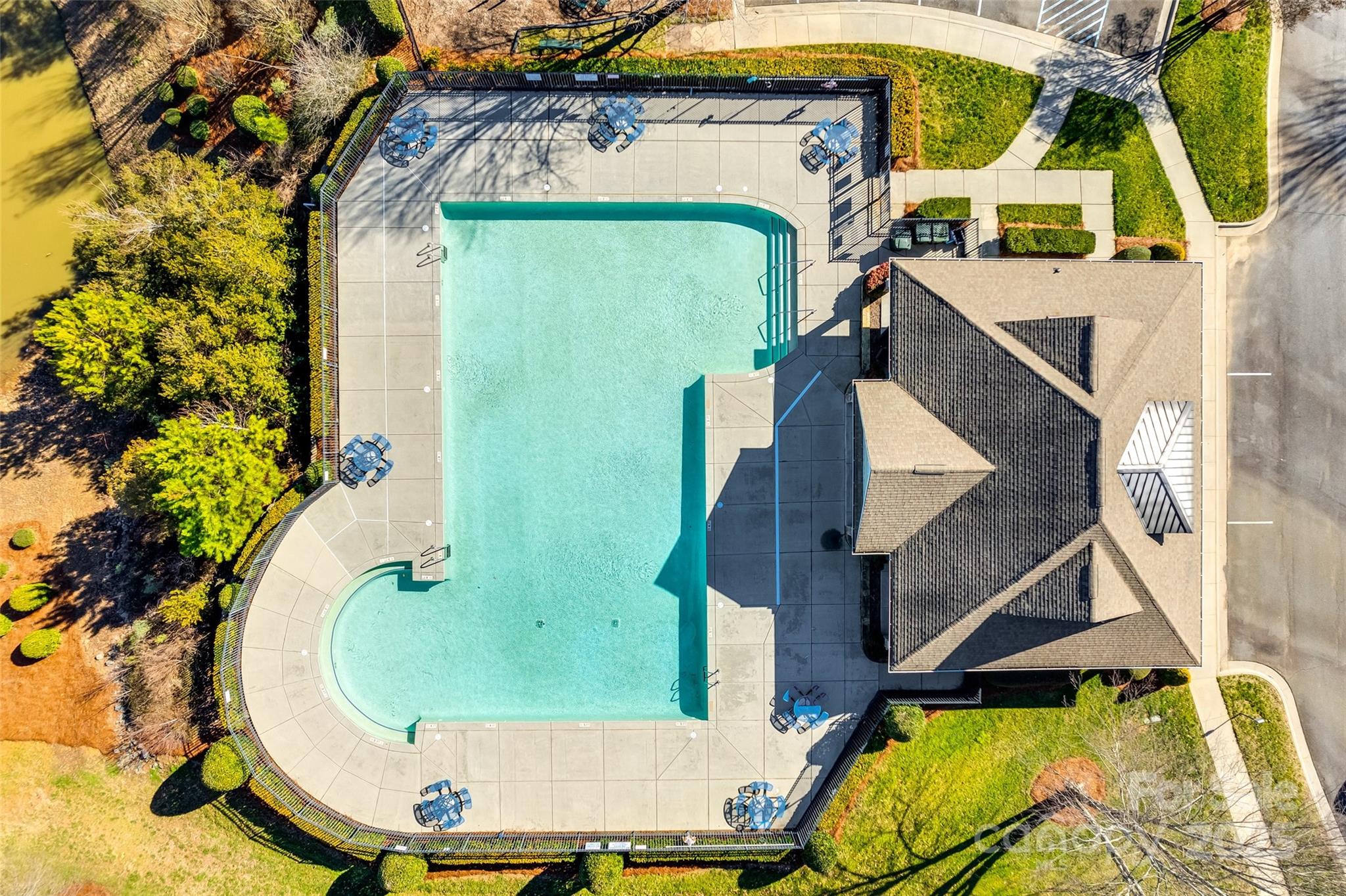 Ridge Pointe - Residential