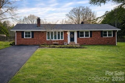 1130 27th Avenue NE Hickory NC 28601