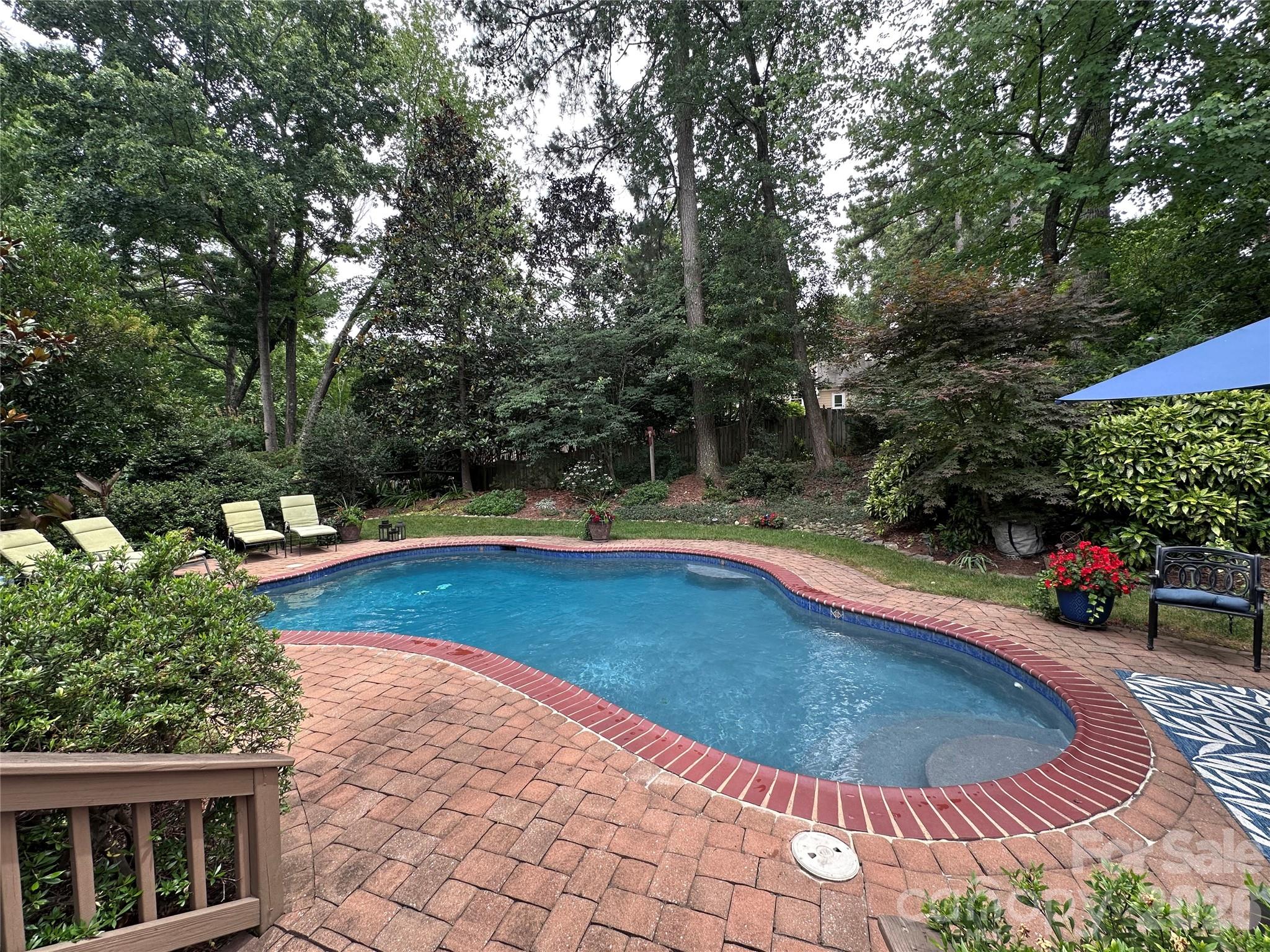 10516 Hollybrook Drive