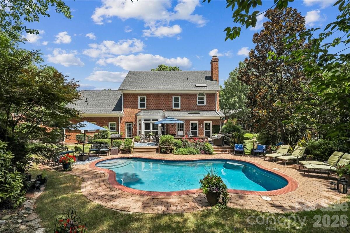 10516 Hollybrook Drive