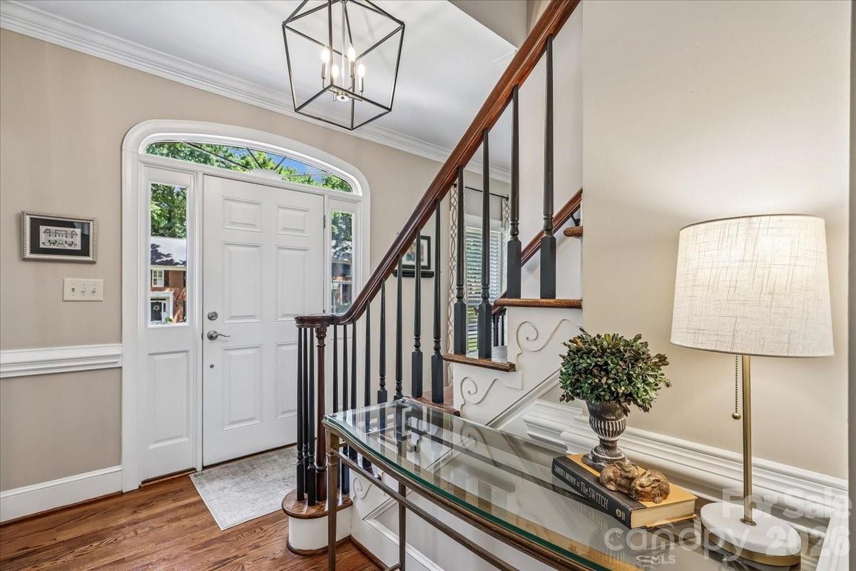 10516 Hollybrook Drive