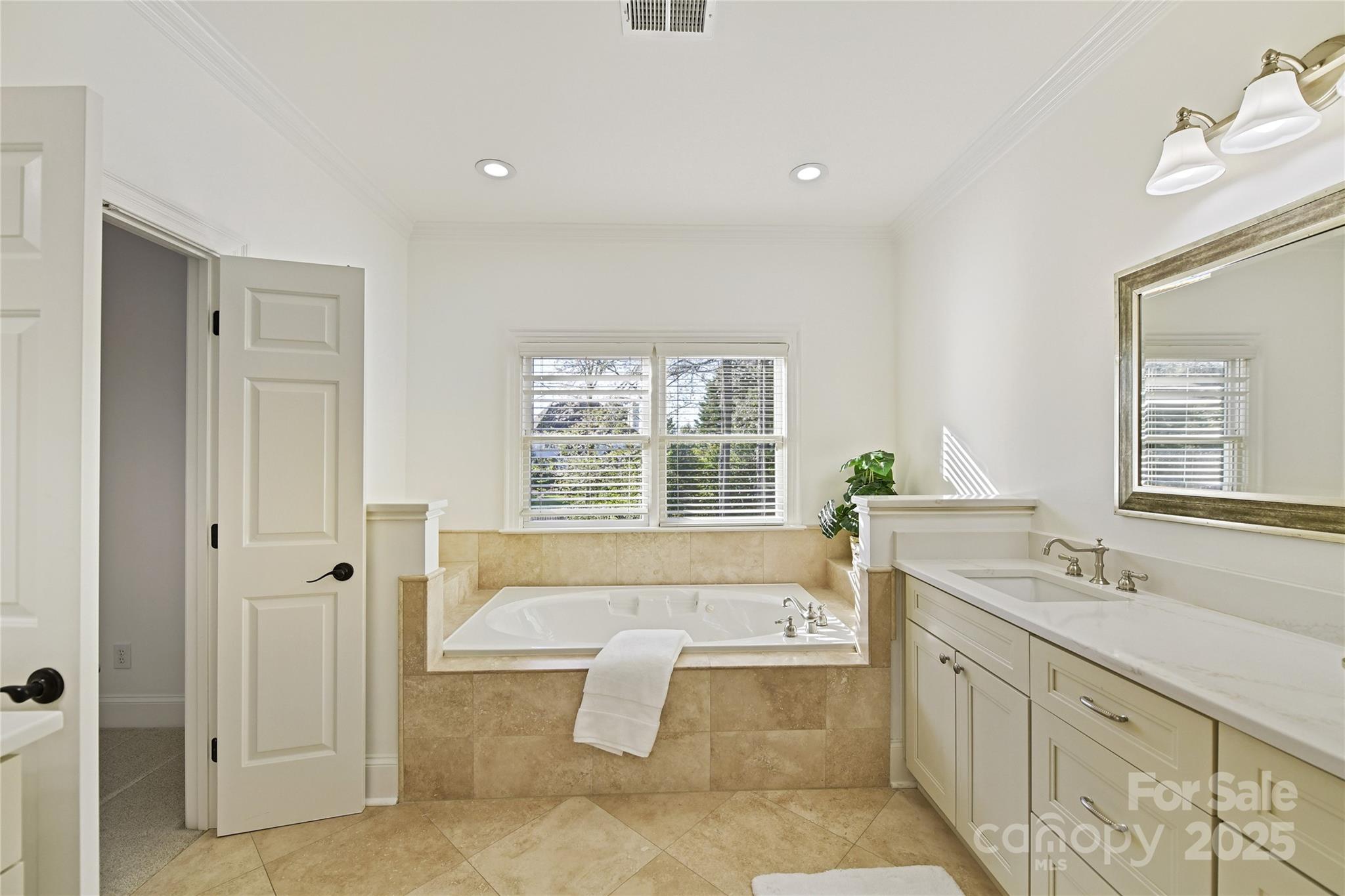 The Peninsula - Residential