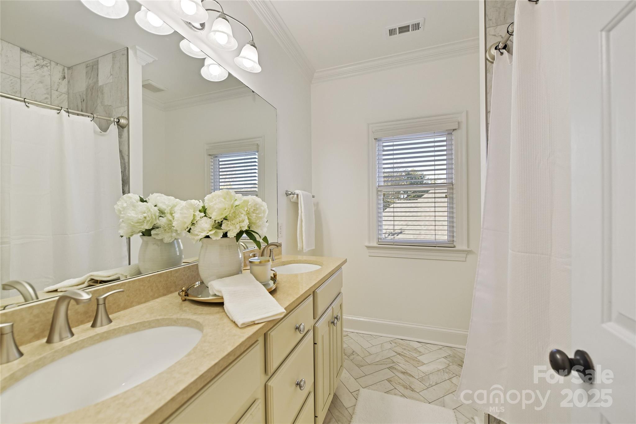 The Peninsula - Residential