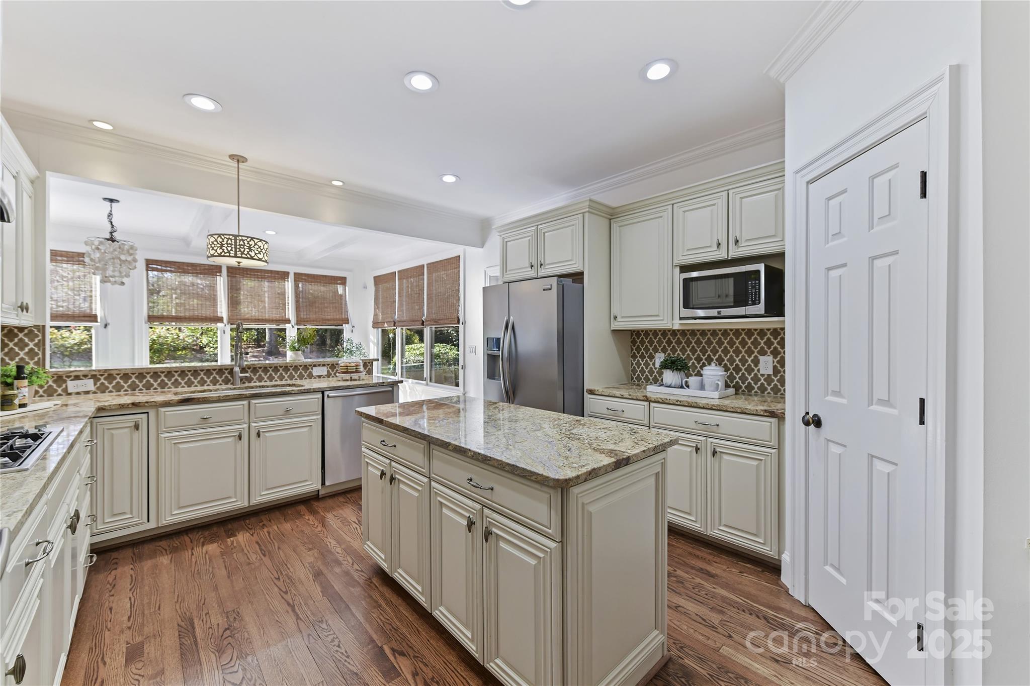 The Peninsula - Residential