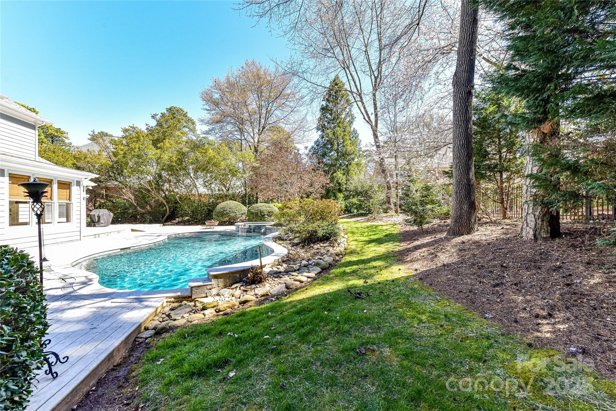 The Peninsula - Residential