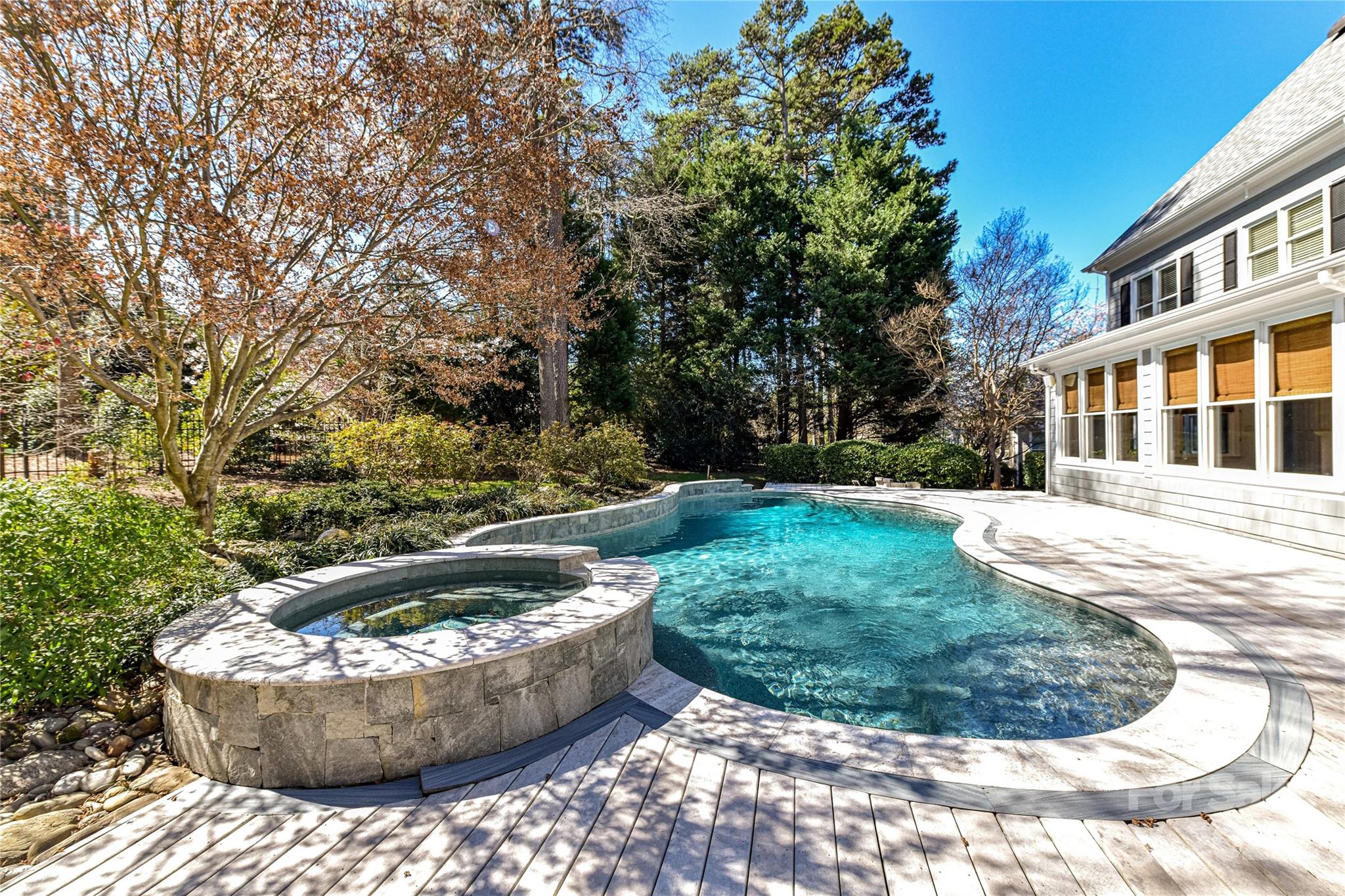 The Peninsula - Residential