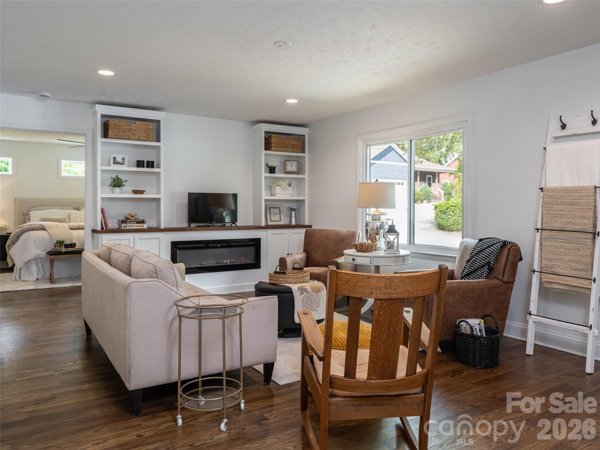21 W Chapel Road