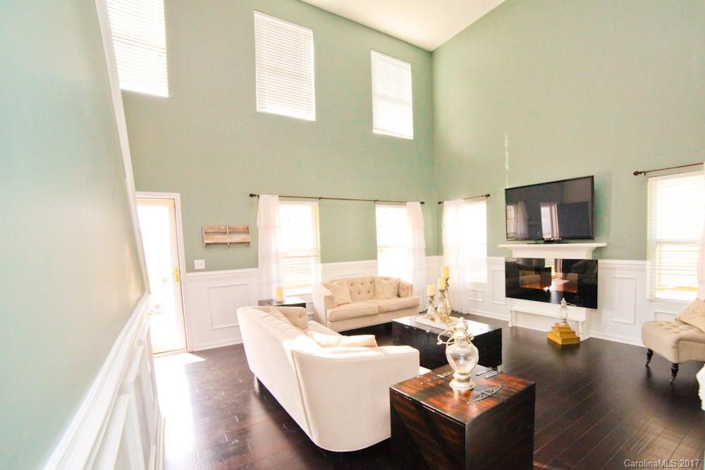 Newport Lakes - Residential