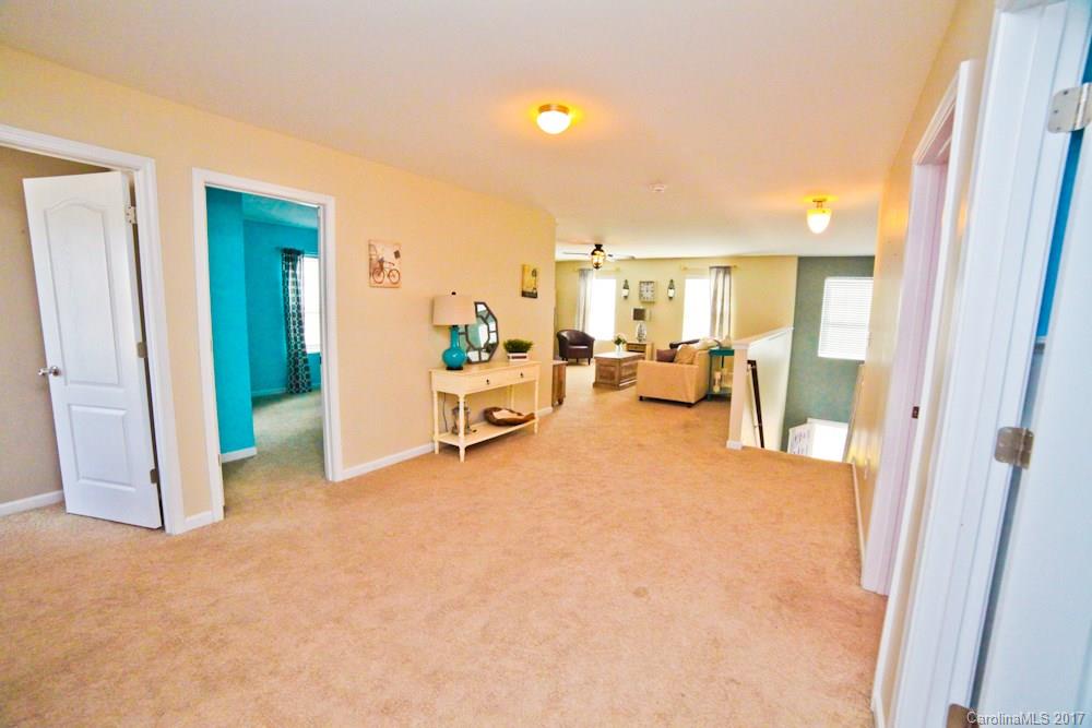 Newport Lakes - Residential